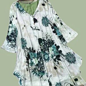 New Beautiful Boho Floral Print Blouse Sizes 3x, 4x, 5x - 2 Colors